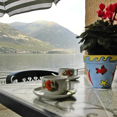 Directly On The Lake Paganini Flats In Apartmán *